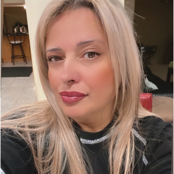 Meet your Posher, Ofira - Picture 1 of 1